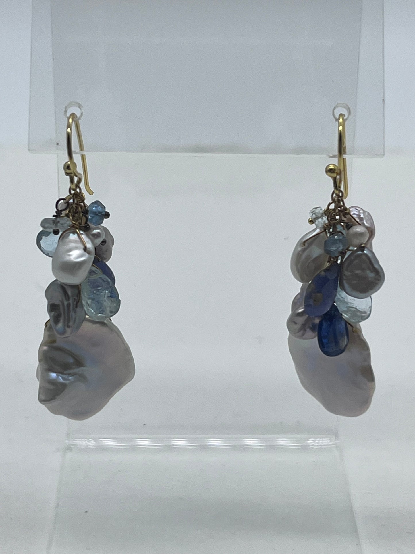 Zarcillos colgante Perlas grises arco iris aguamarinas