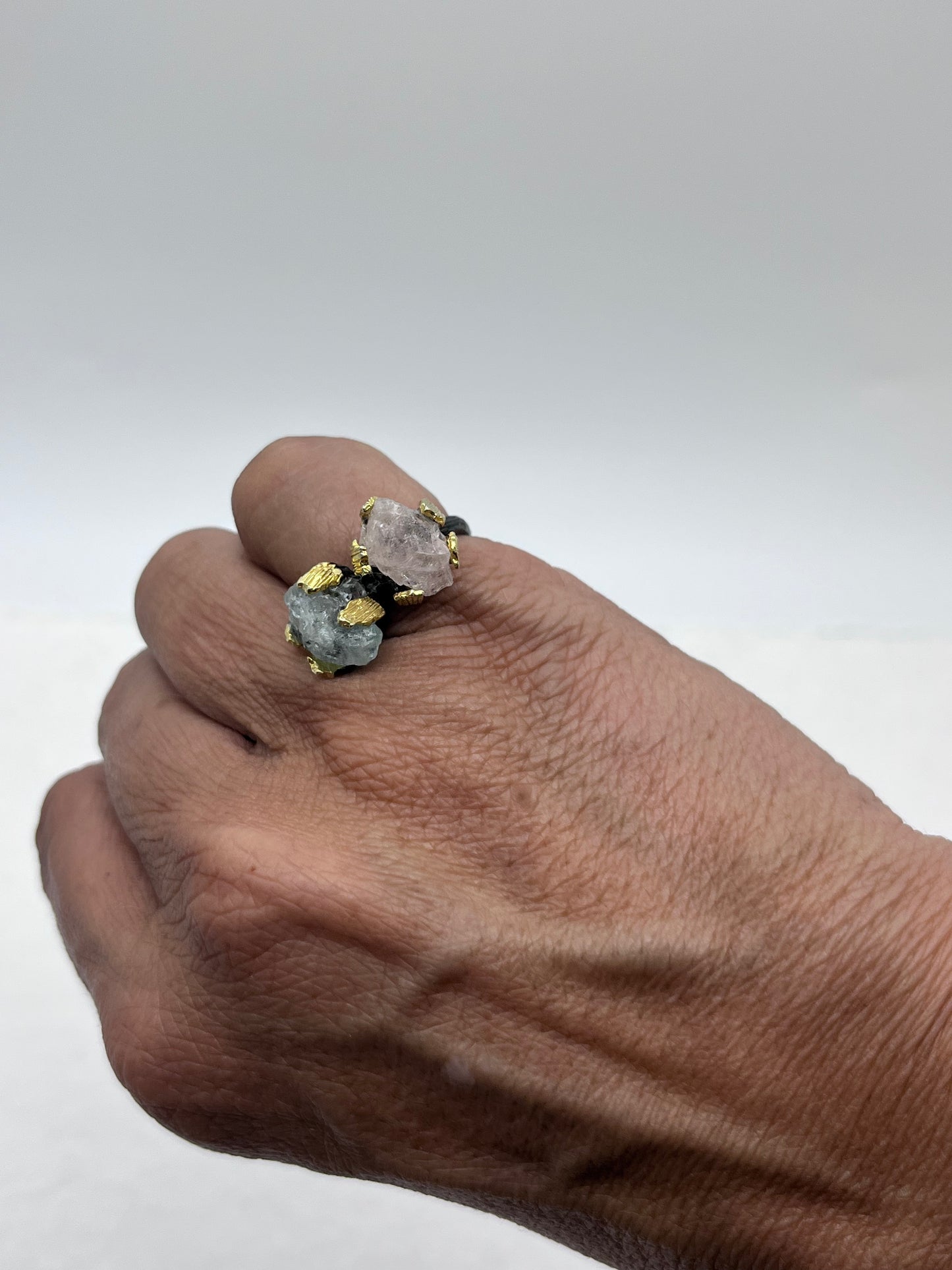 Anillo de diseño fino plata 925-ennegrecido-oro de 14 quilates aquamarine y Cuarzo Rosa en Bruto