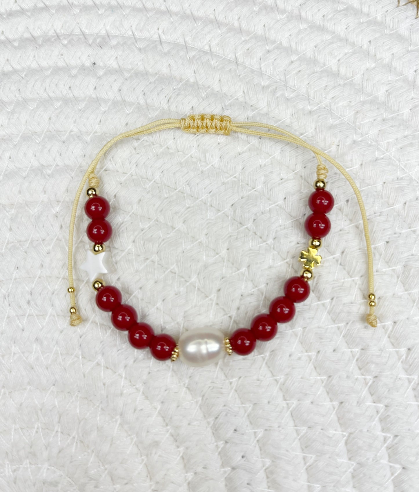 Pulseras Ajustable en piedras autenticas detalles en baño de oro